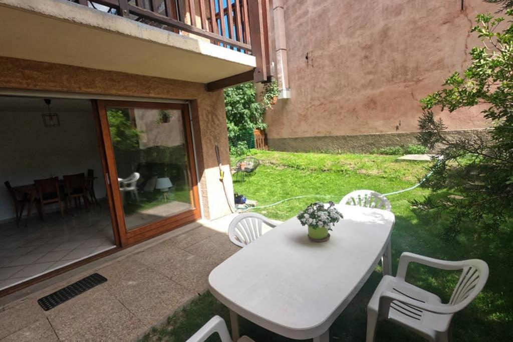 Briancon, Appartement Avec Jardin Et Terrasse. Exterior photo